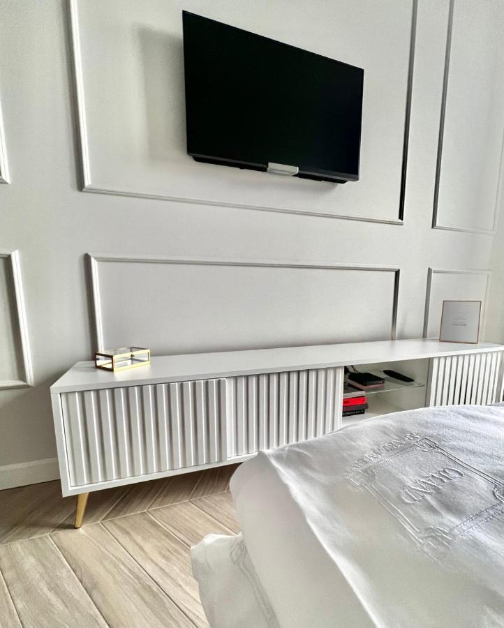 Grand Apartament Złotów Bagian luar foto
